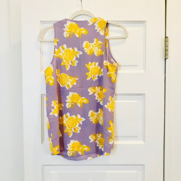 Adrienne Vittadini Floral Sleeveless Blouse - Picture 3 of 5